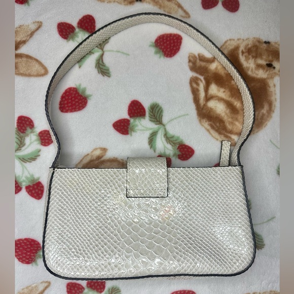 GUESS Shoulder Bag - Picture 5 of 7